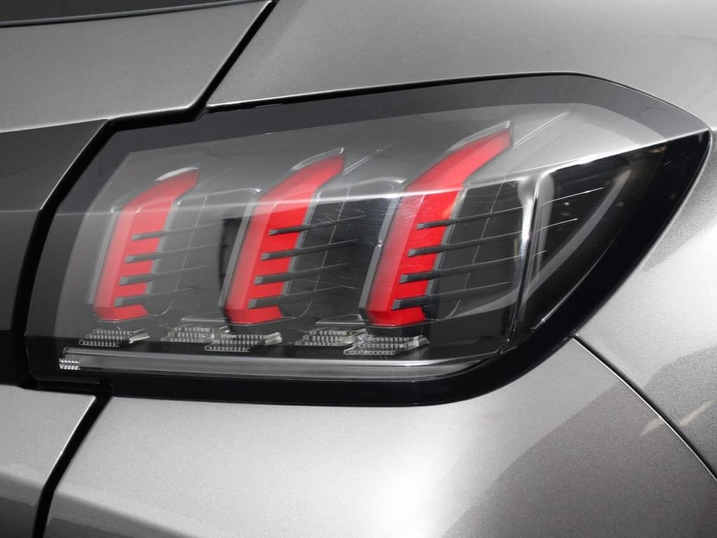 Peugeot 208 1.2 PureTech 100pk Automaat GT-Line thumbnail 29