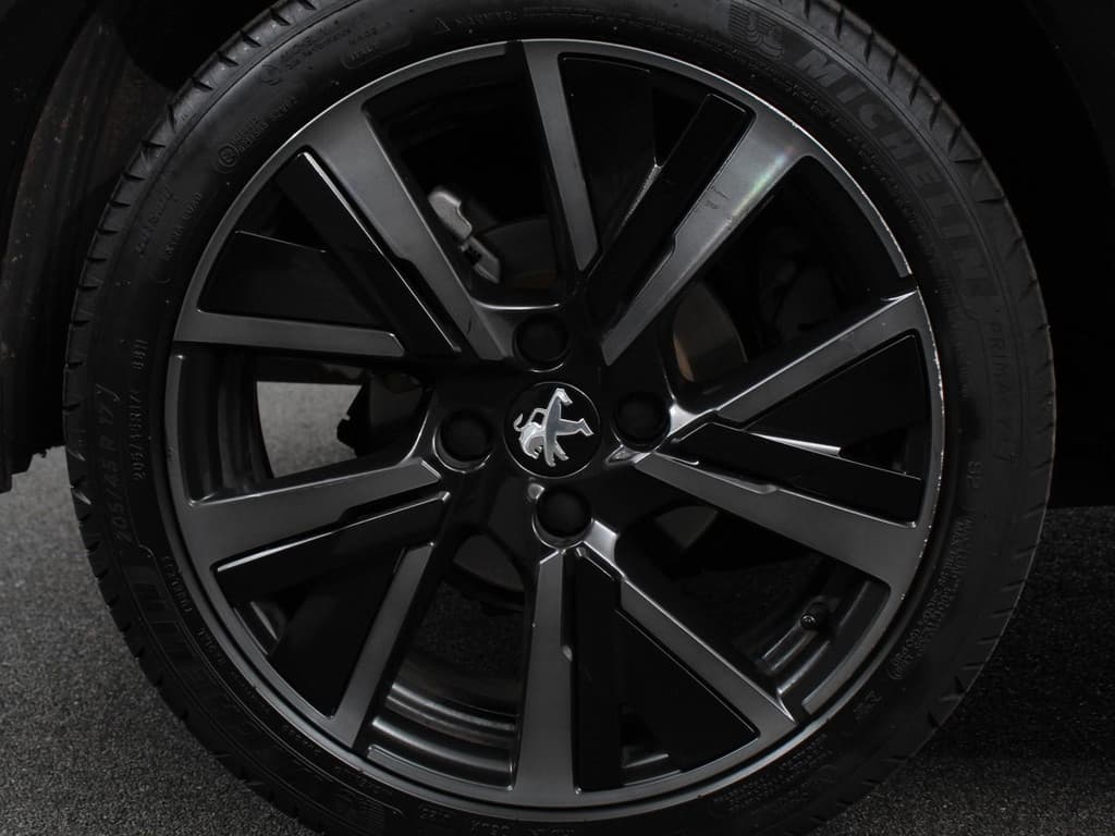 Peugeot 208 1.2 PureTech 100pk Automaat GT-Line thumbnail 4