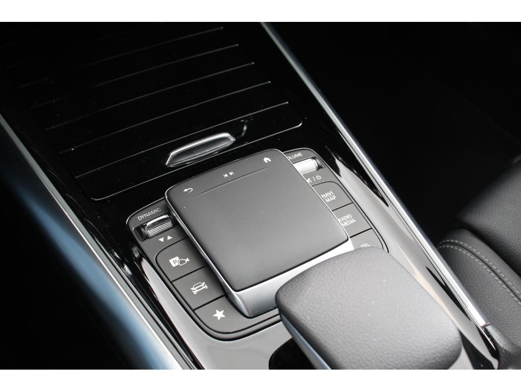 Mercedes-Benz GLA 200 163pk DCT Automaat Progressive thumbnail 17