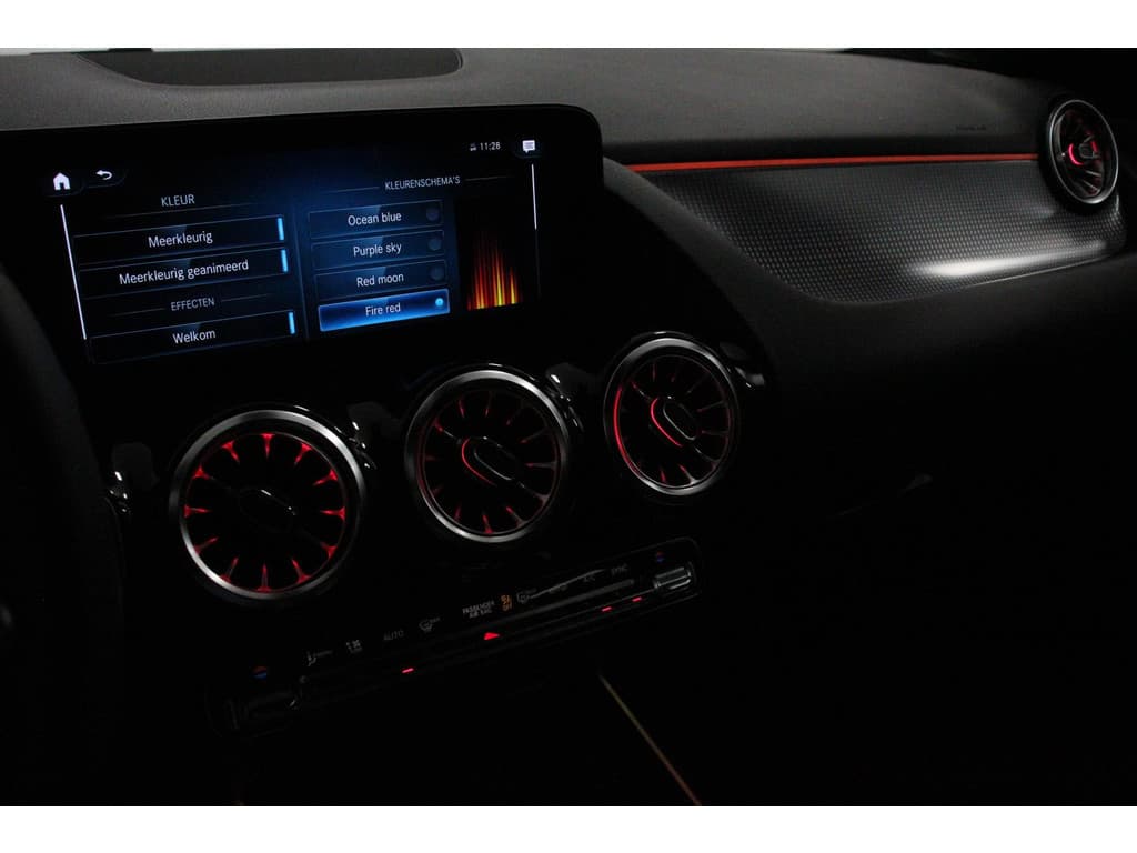 Mercedes-Benz GLA 200 163pk DCT Automaat Progressive thumbnail 19