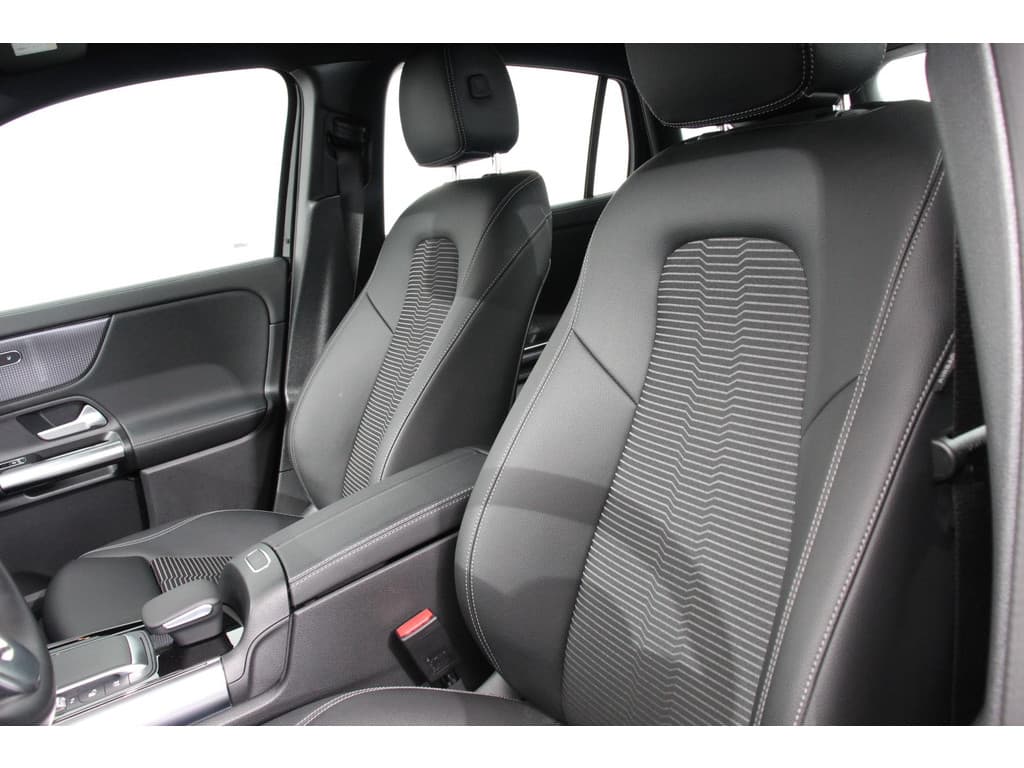 Mercedes-Benz GLA 200 163pk Automaat Progressive thumbnail 9