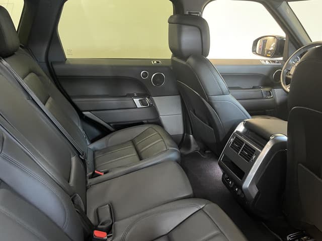 Land Rover Range Rover Sport P400e SE thumbnail 12