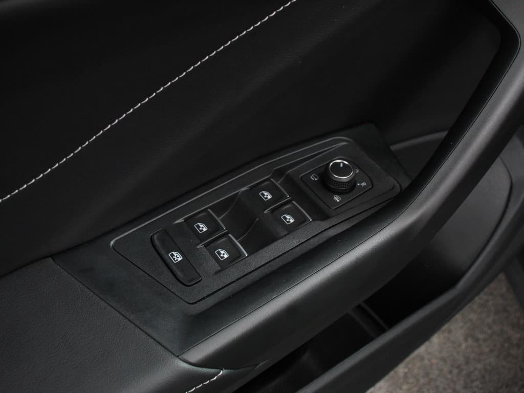 Volkswagen T-Roc 1.5 TSI DSG R-Line thumbnail 11