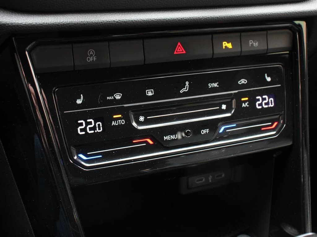 Volkswagen T-Roc 1.5 TSI DSG R-Line thumbnail 18