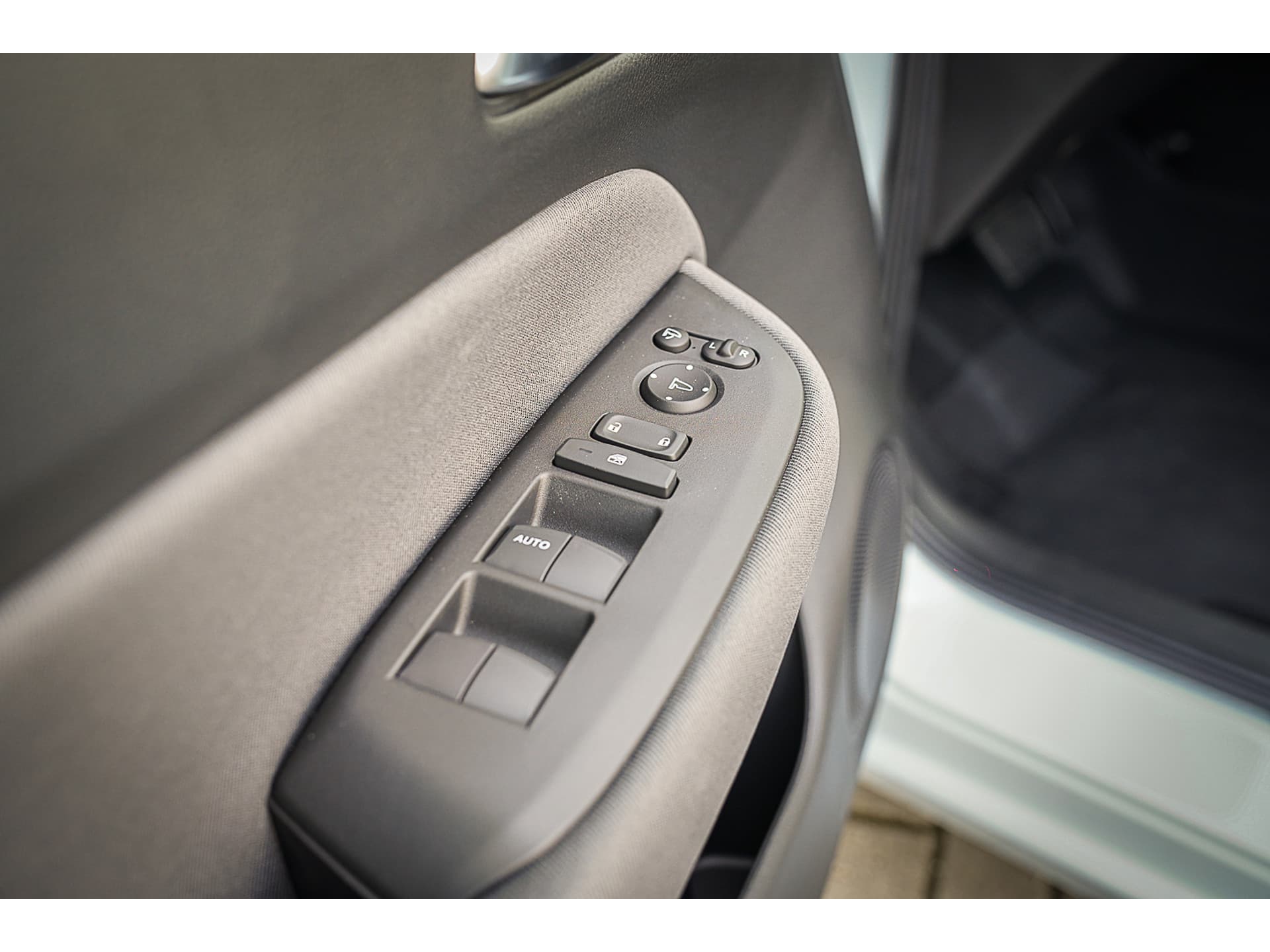 Honda Jazz 1.5i e:HEV ELEGANCE thumbnail 31