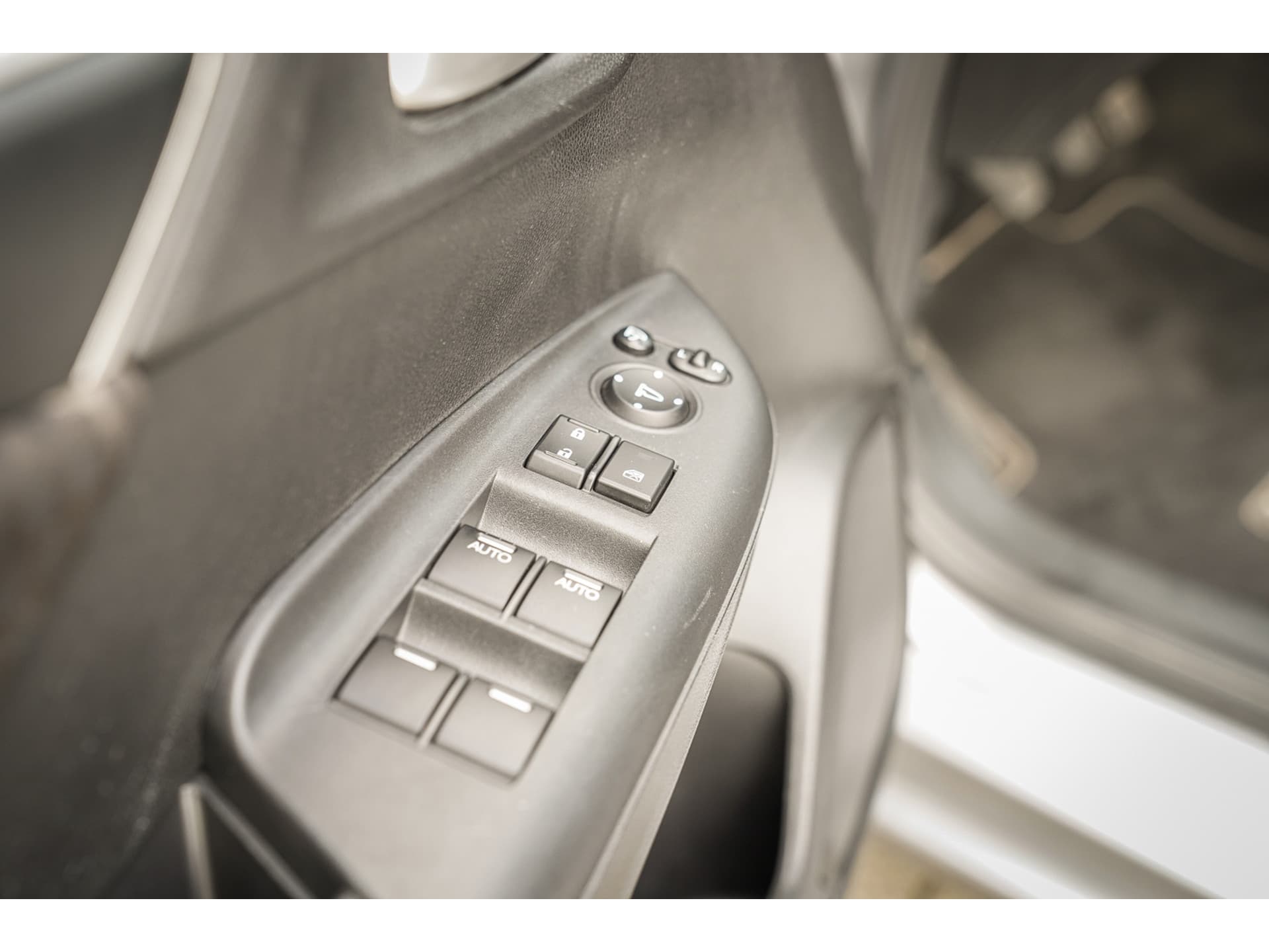 Honda Jazz 1.3i VTEC ELEGANCE thumbnail 35