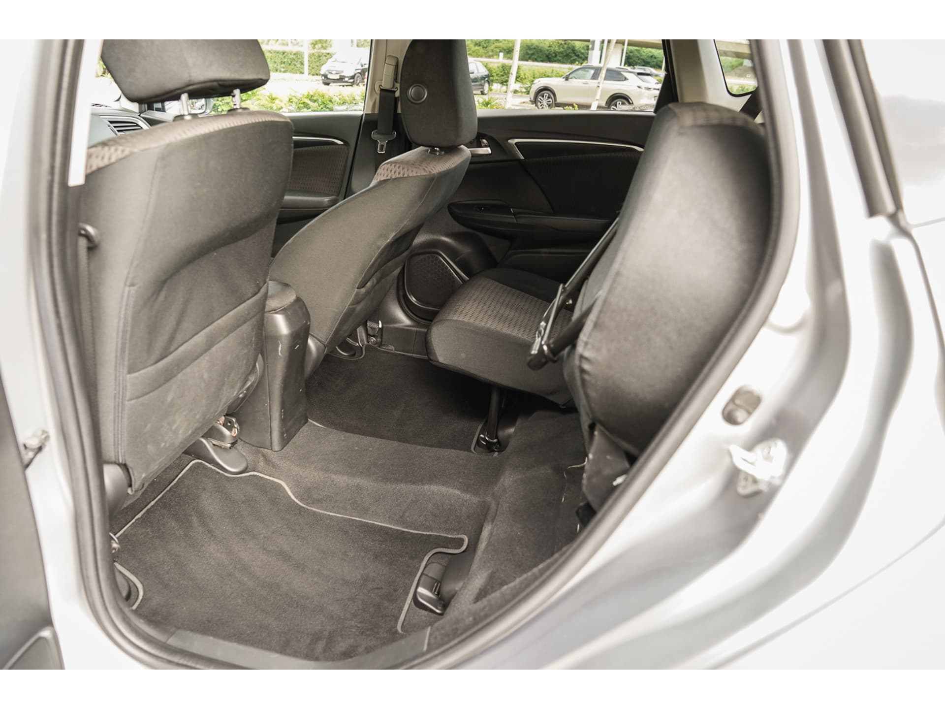 Honda Jazz 1.3i VTEC ELEGANCE thumbnail 38