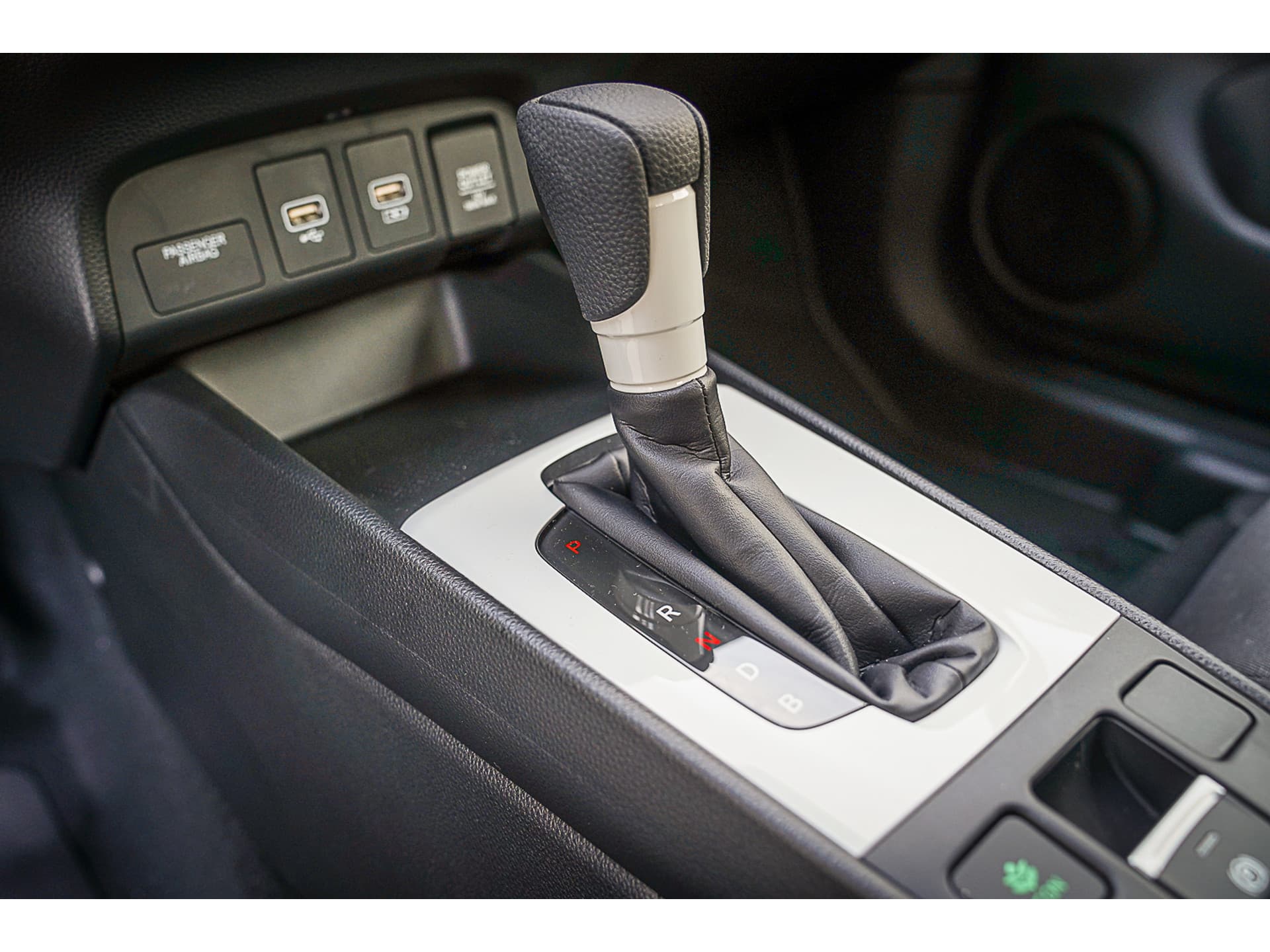 Honda Jazz 1.5i e:HEV ELEGANCE thumbnail 4