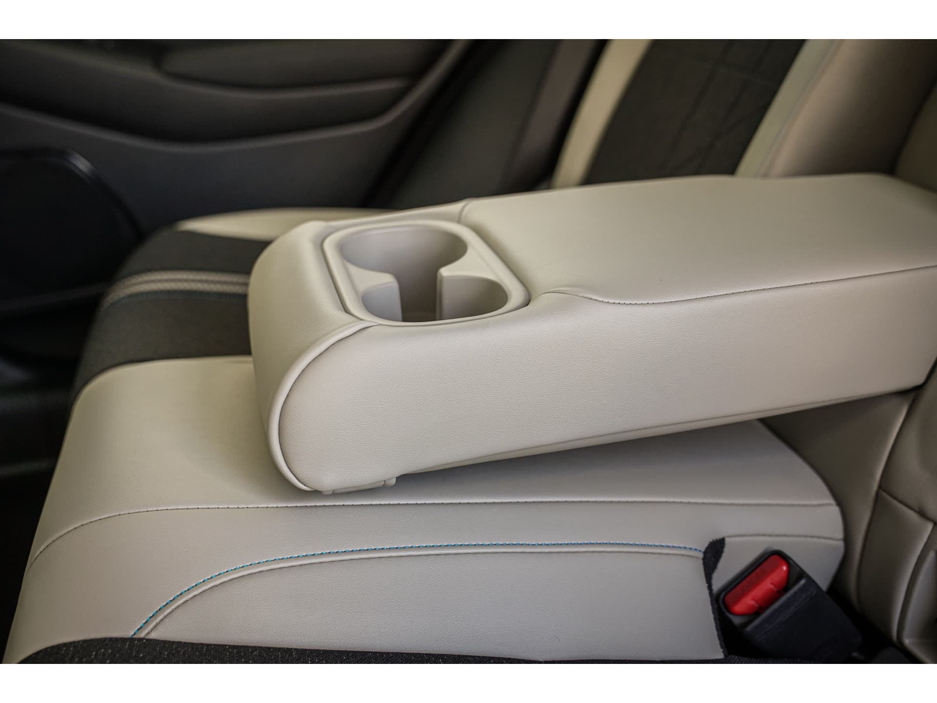 Honda HR-V 1.5i e:HEV ADVANCE STYLE thumbnail 38