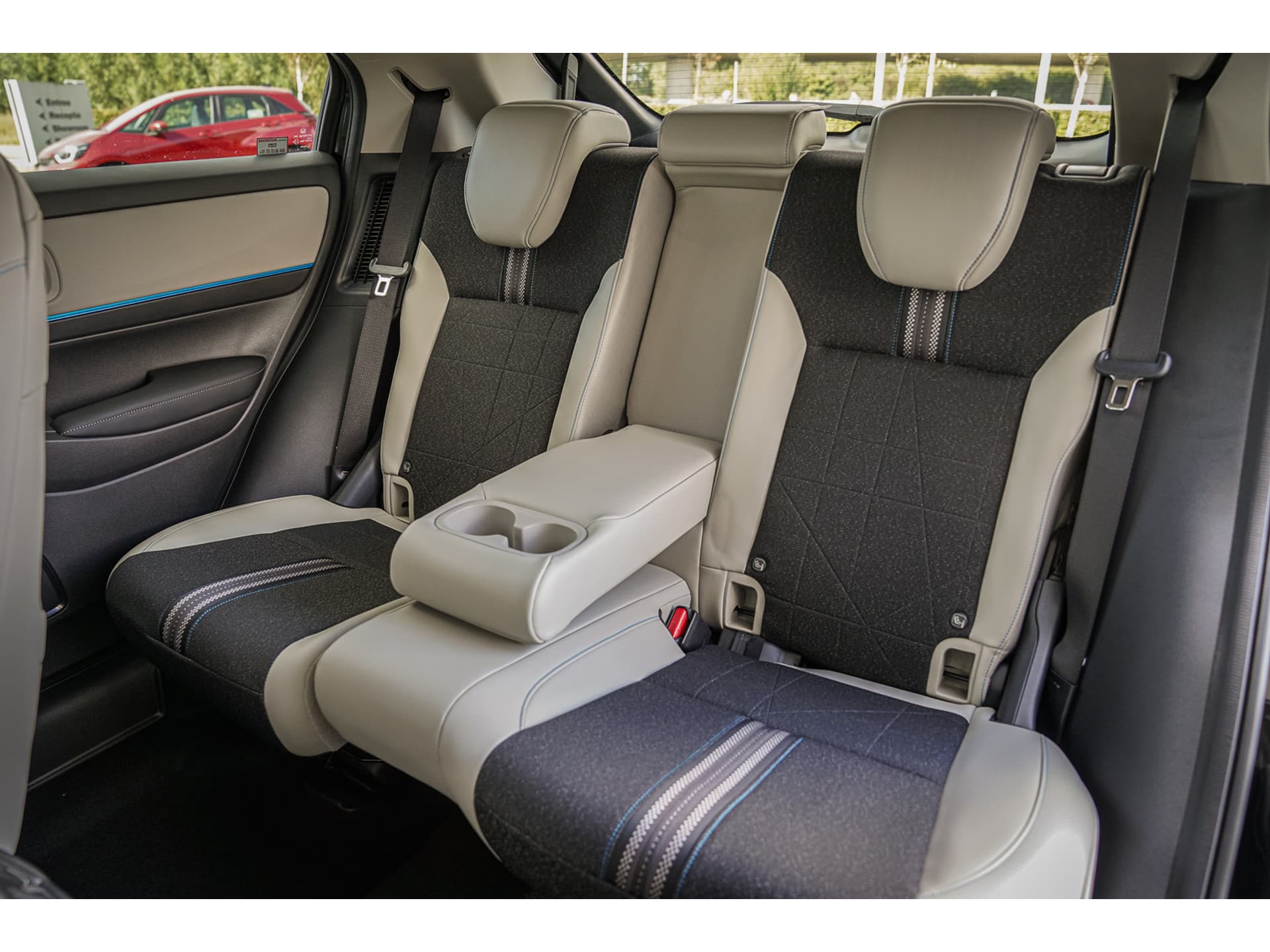 Honda HR-V 1.5i e:HEV ADVANCE STYLE thumbnail 8