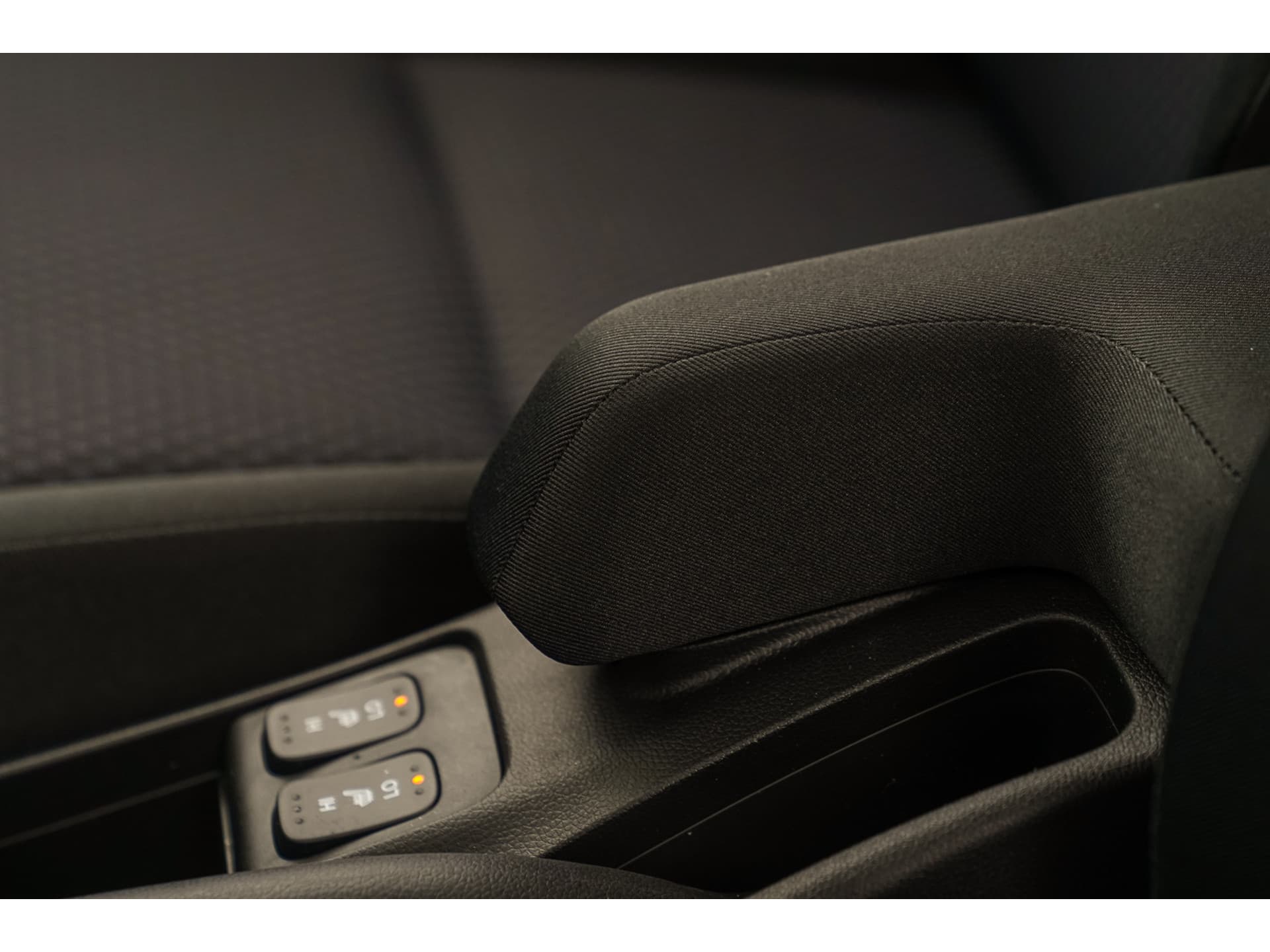 Honda Jazz 1.3i VTEC COMFORT thumbnail 24