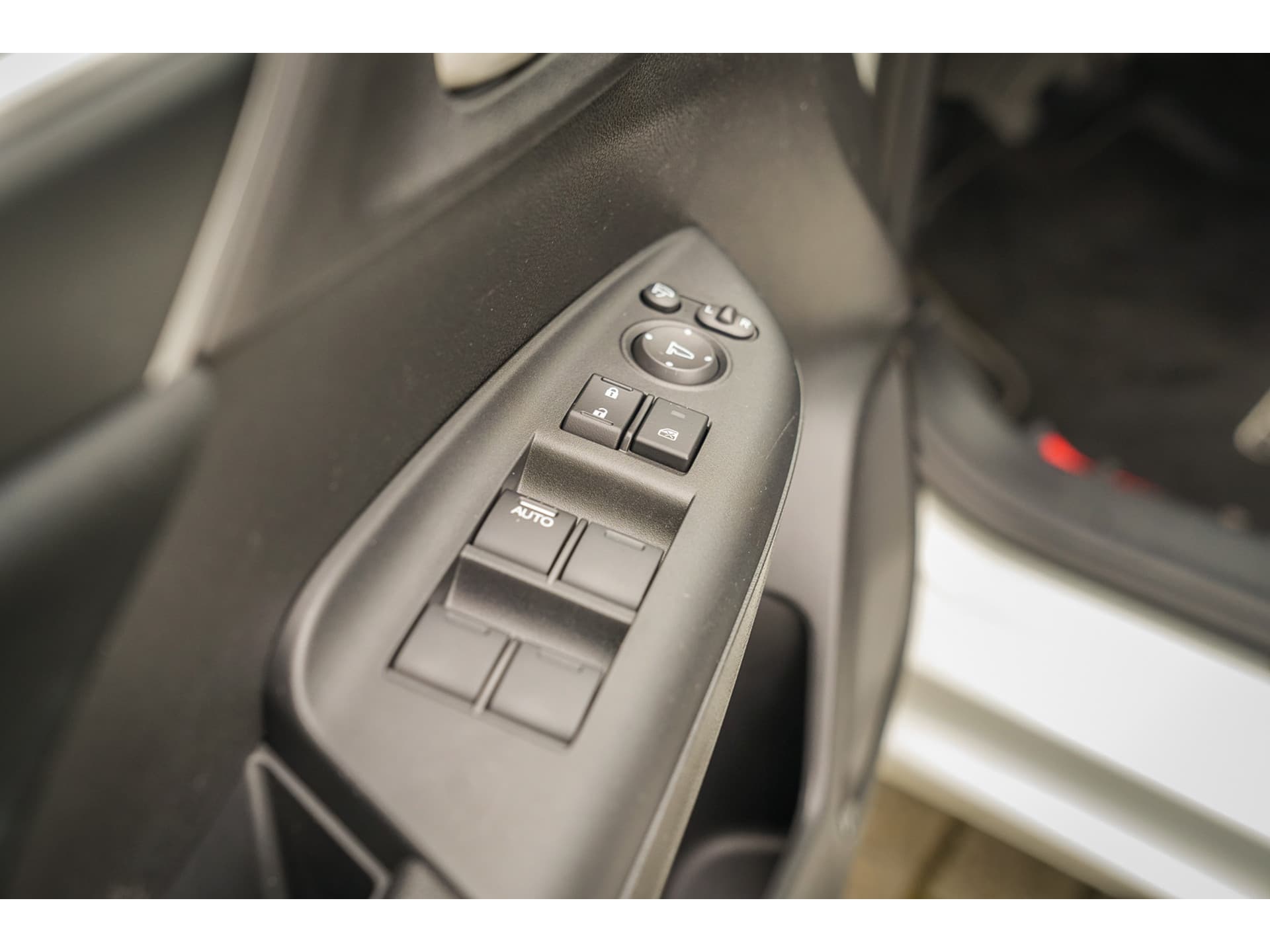 Honda Jazz 1.3i VTEC COMFORT thumbnail 38