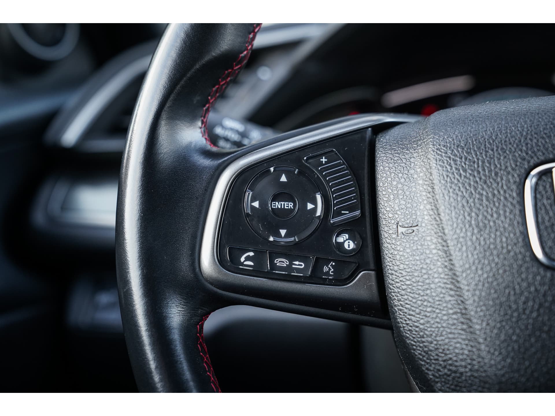 Honda Civic 1.0i VTEC TURBO DYNAMIC BLACK PACK thumbnail 14