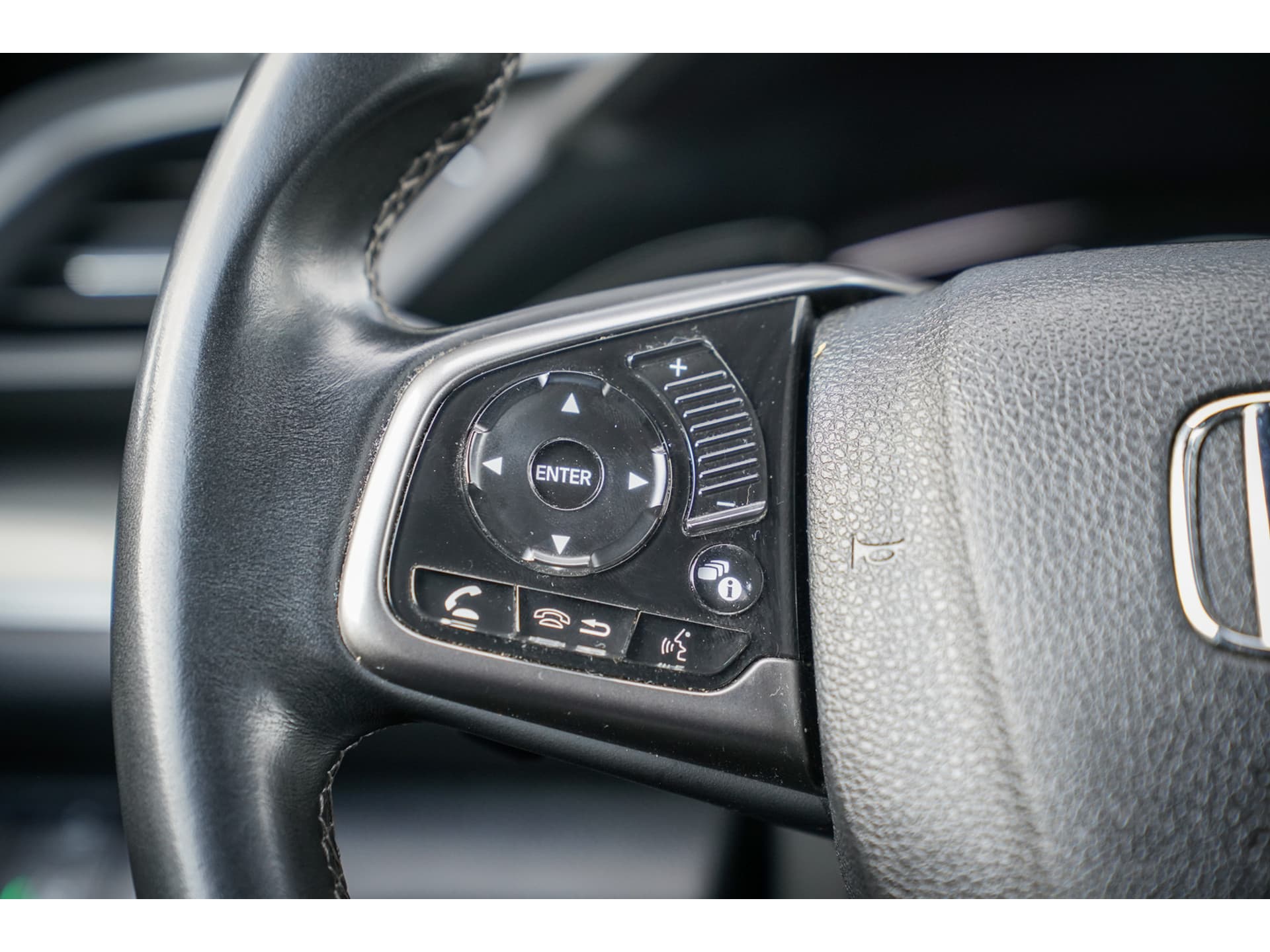 Honda Civic 1.0i VTEC ELEGANCE TURBO thumbnail 14