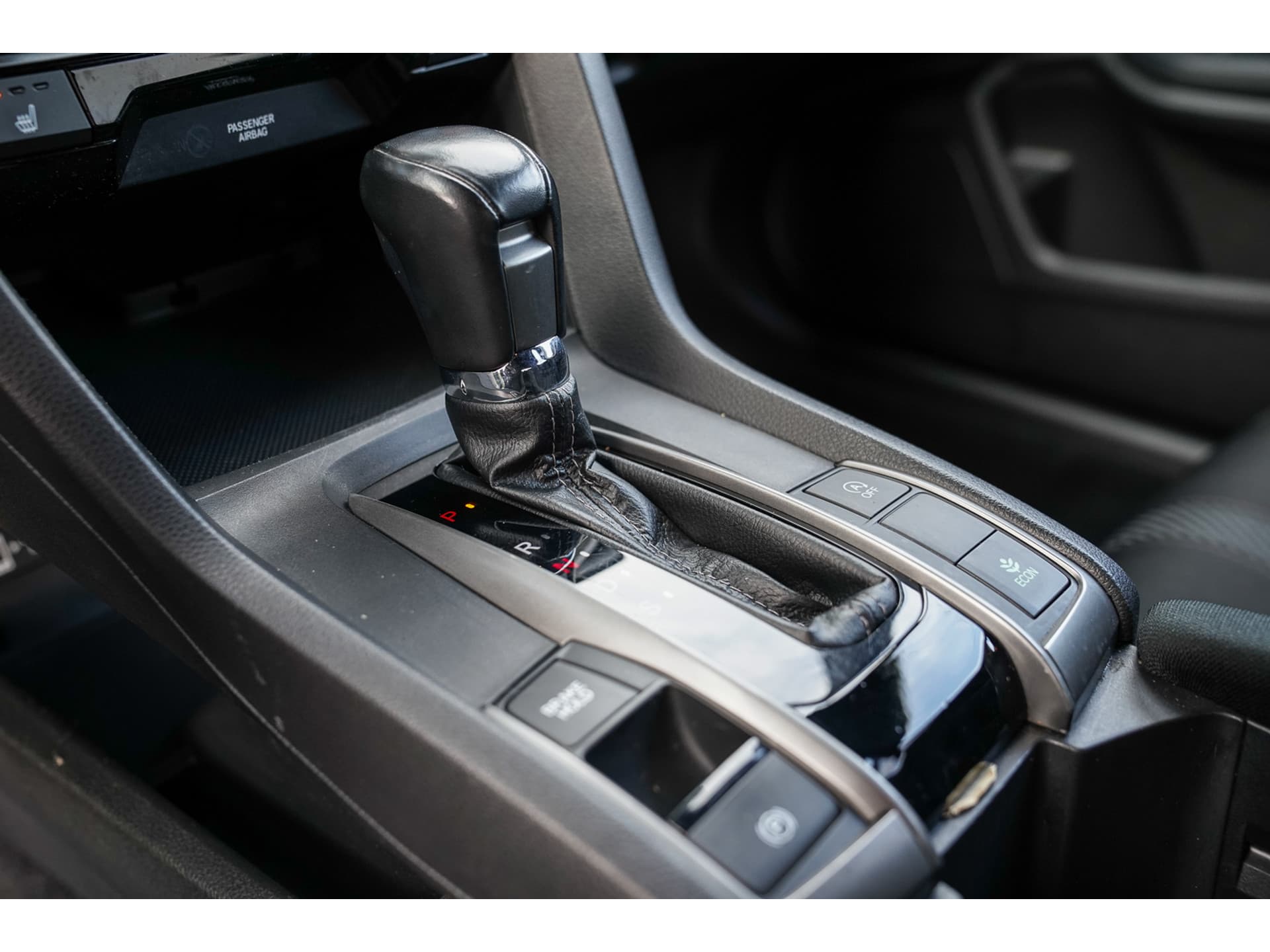 Honda Civic 1.0i VTEC ELEGANCE TURBO thumbnail 5