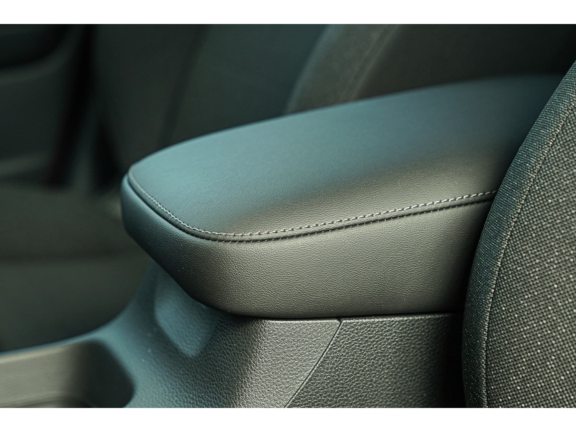 Honda HR-V 1.5i e:HEV ELEGANCE thumbnail 46