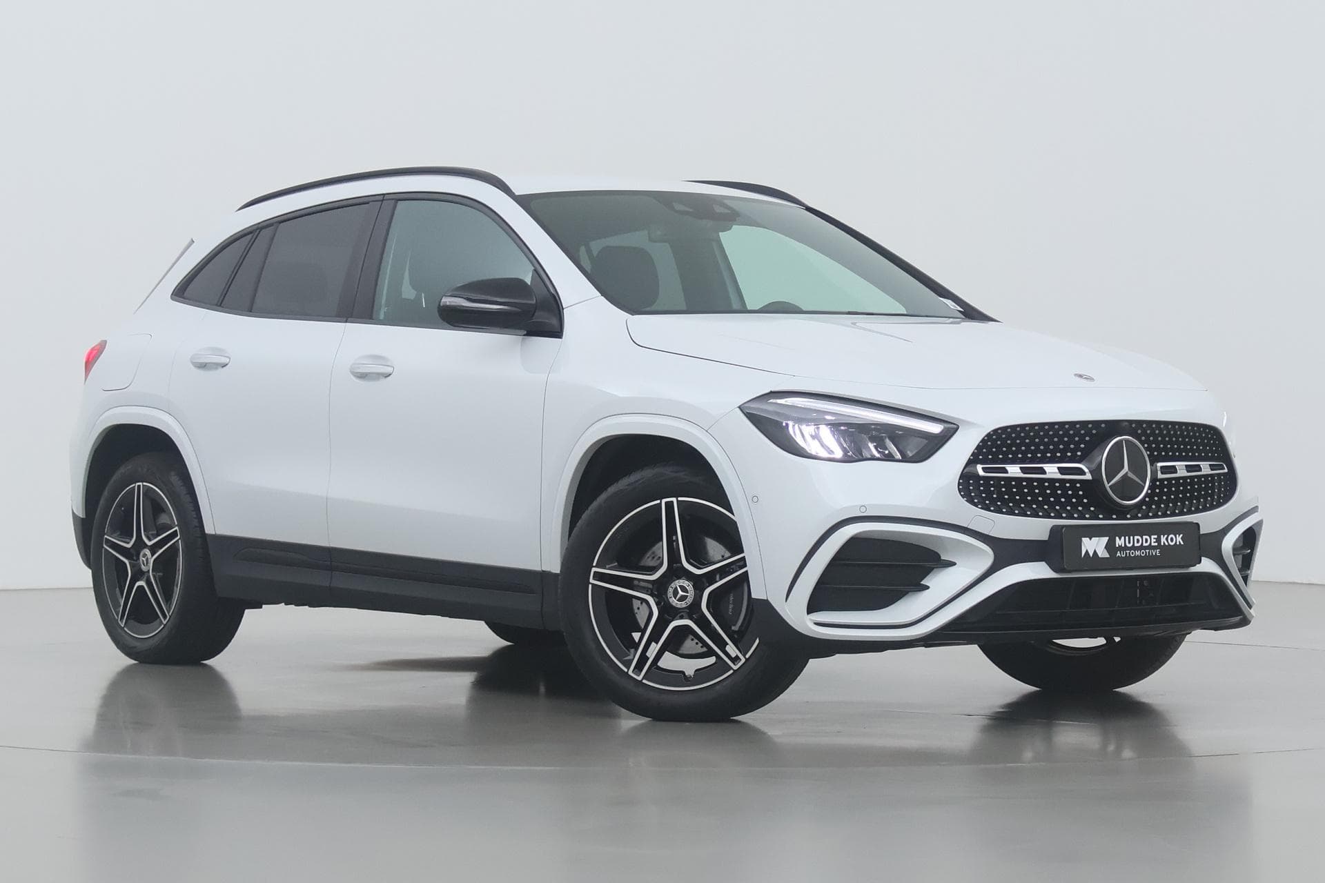 Mercedes-Benz GLA 250 e AMG Line | ACC | Camera | Stoelverwarming | Getint Glas | 19 Inch