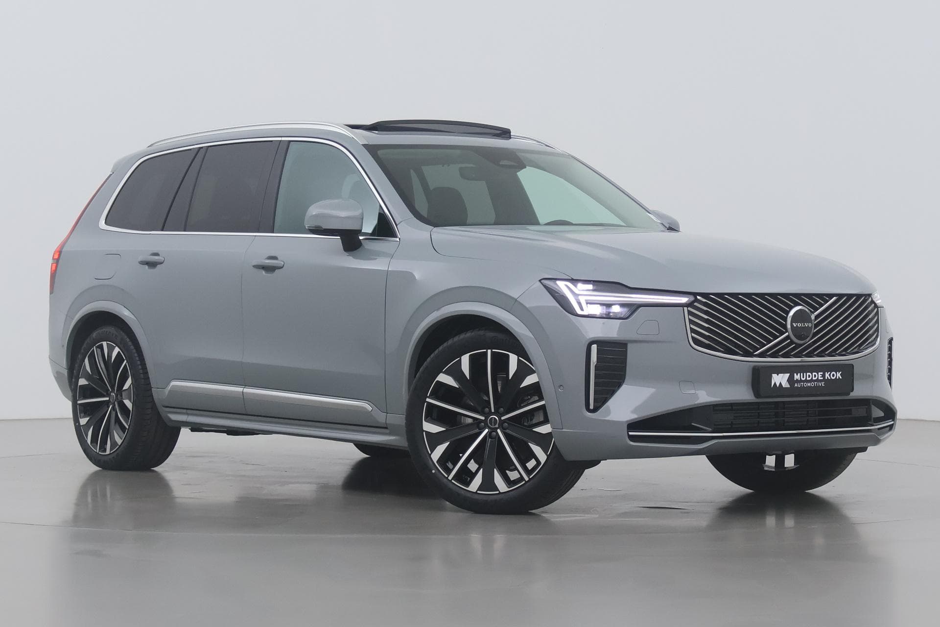 Volvo XC90 T8 Plug-in hybrid Ultra Bright | Luchtvering | 360° Camera | Head-Up | Panoramadak | harman/kardon