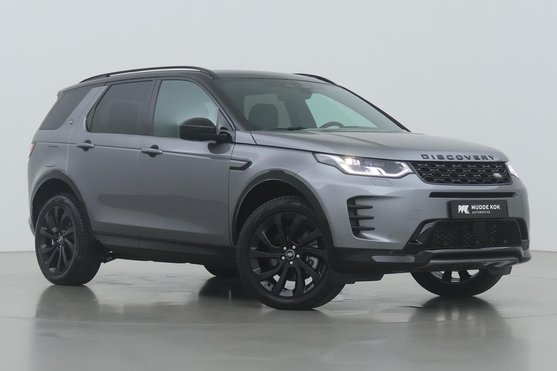 Land Rover Discovery Sport P270e PHEV Dynamic SE | NIEUW! | Panoramadak | Trekhaak | ACC | Meridian | Stoel+Stuurverwarming