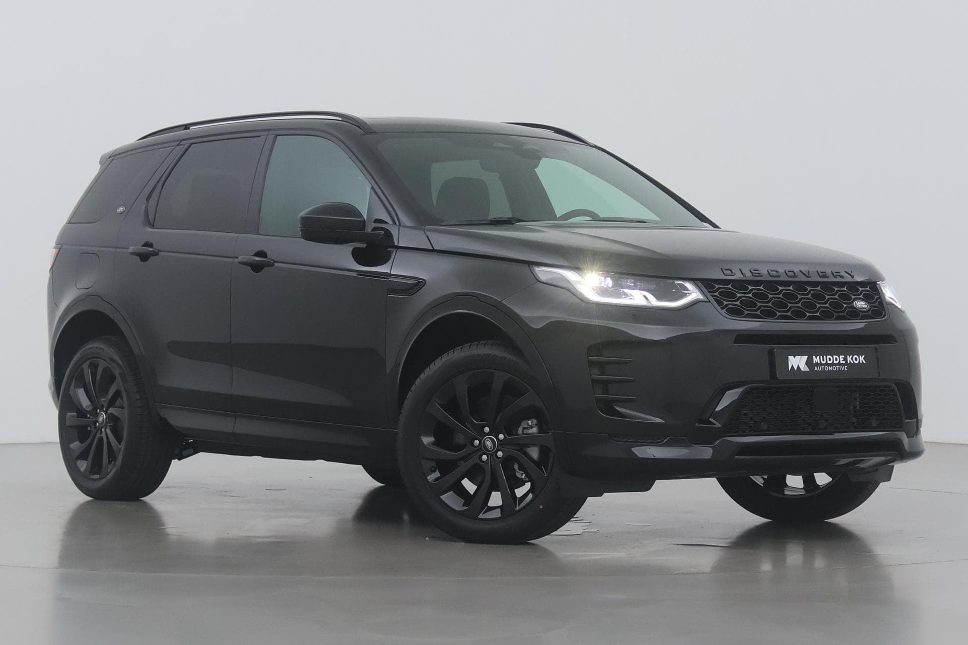 Land Rover Discovery Sport P270e PHEV Dynamic SE | NIEUW! | Panoramadak | Trekhaak | ACC | Meridian | Stoel+Stuurverwarming