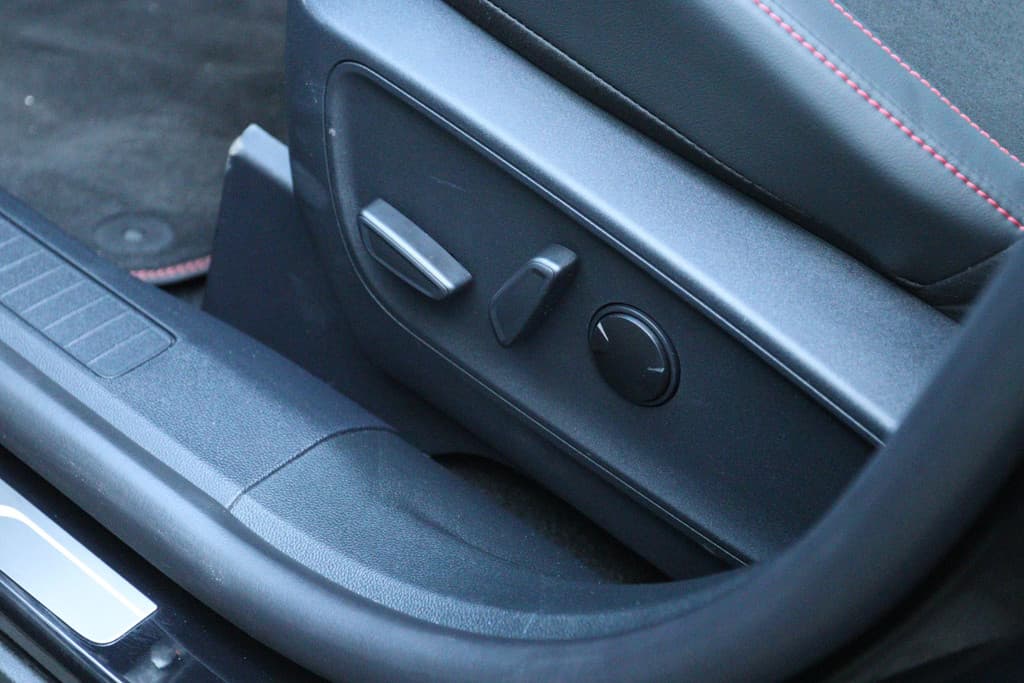 Ford Kuga 2.5 PHEV SOUND EDITION ST-LINE X BLACK PACK thumbnail 22