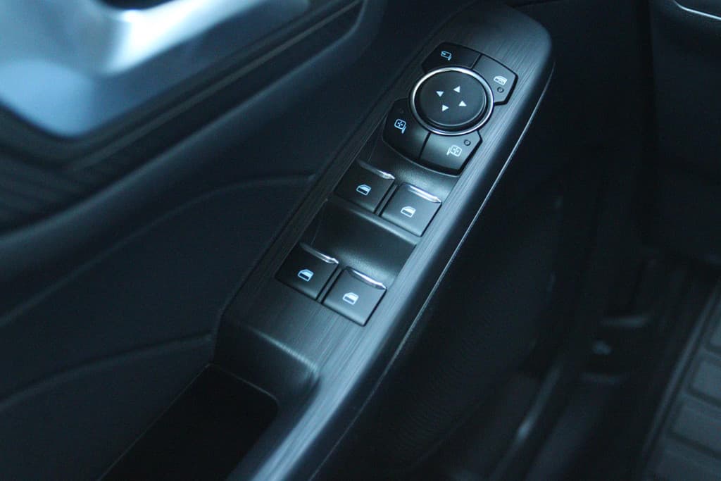 Ford Kuga 2.5 PHEV SOUND EDITION ST-LINE X BLACK PACK thumbnail 30