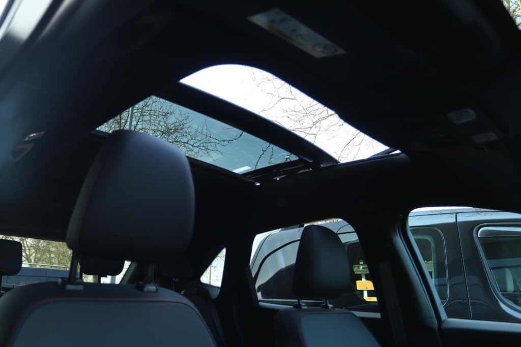 Ford Kuga 2.5 PHEV SOUND EDITION ST-LINE X BLACK PACK thumbnail 5