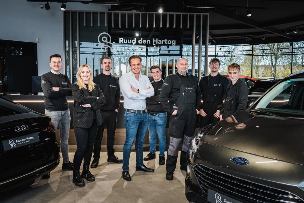 Ford Kuga 2.5 PHEV SOUND EDITION ST-LINE X BLACK PACK thumbnail 52