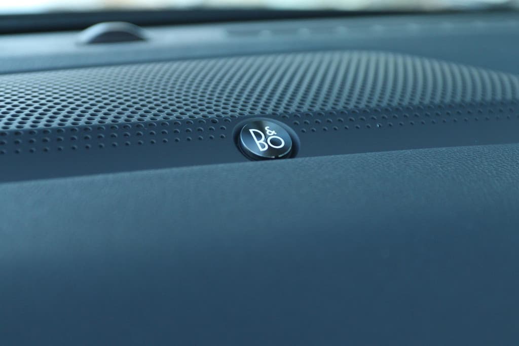 Ford Kuga 2.5 PHEV SOUND EDITION ST-LINE X BLACK PACK thumbnail 8