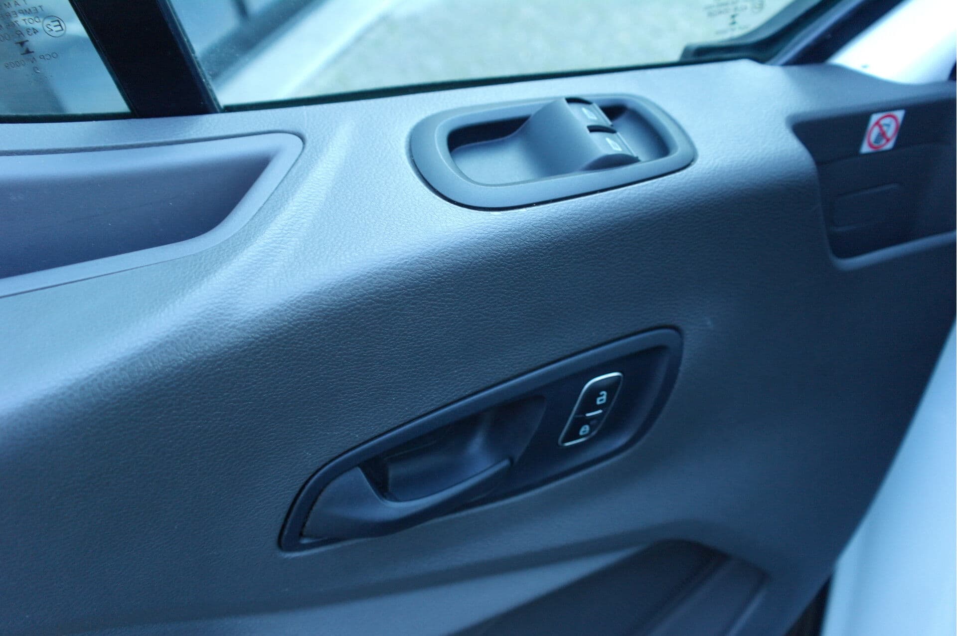 Ford Transit 350 2.0 TDCI L4H1 Trend RWD thumbnail 17