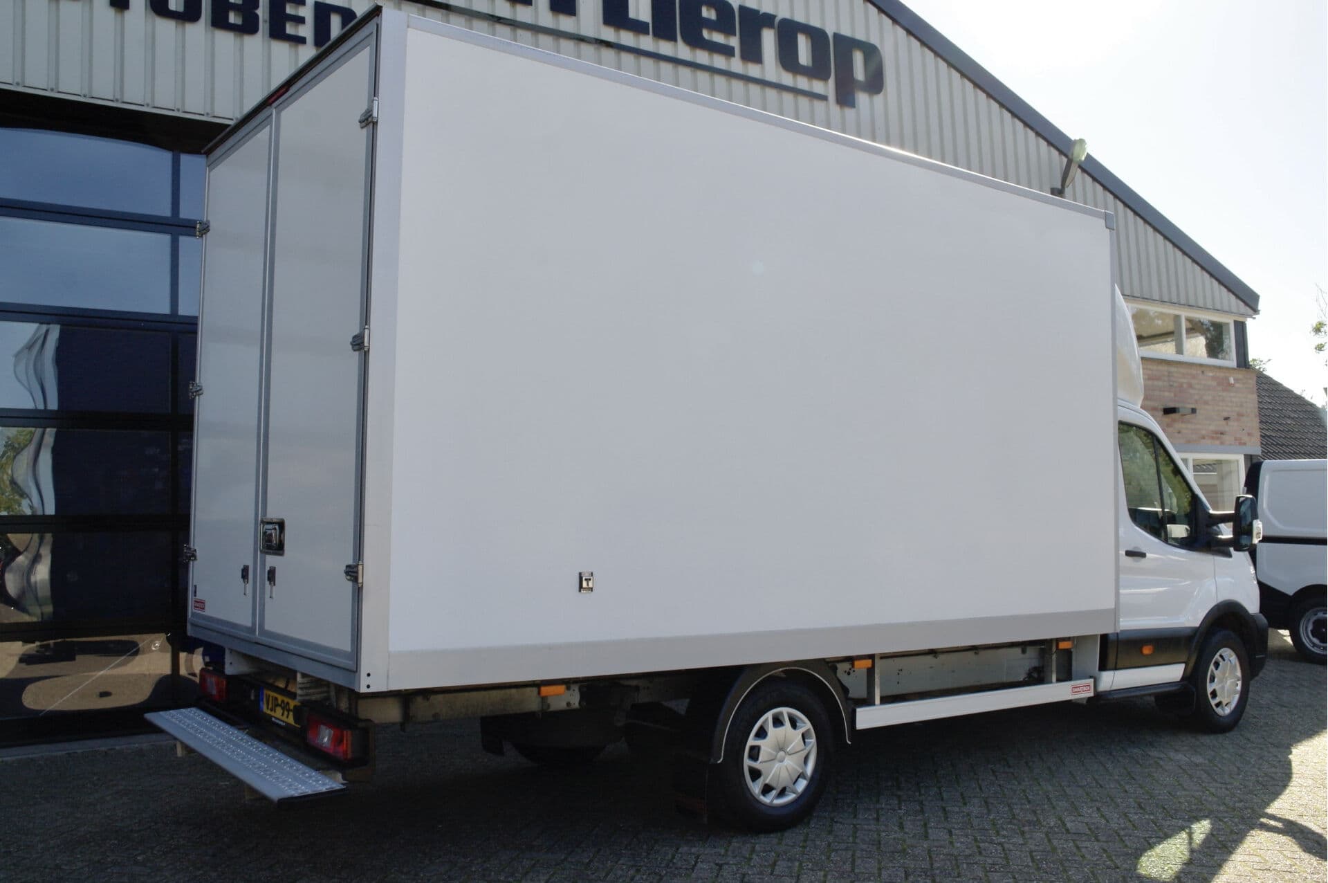 Ford Transit 350 2.0 TDCI L4H1 Trend RWD thumbnail 3