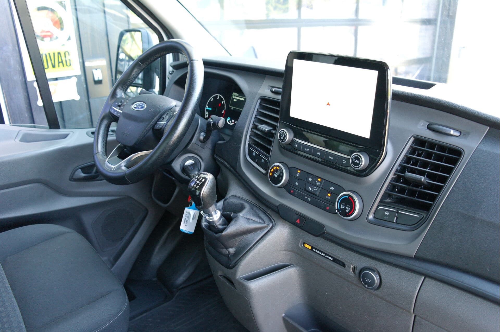 Ford Transit 350 2.0 TDCI L4H1 Trend RWD thumbnail 6