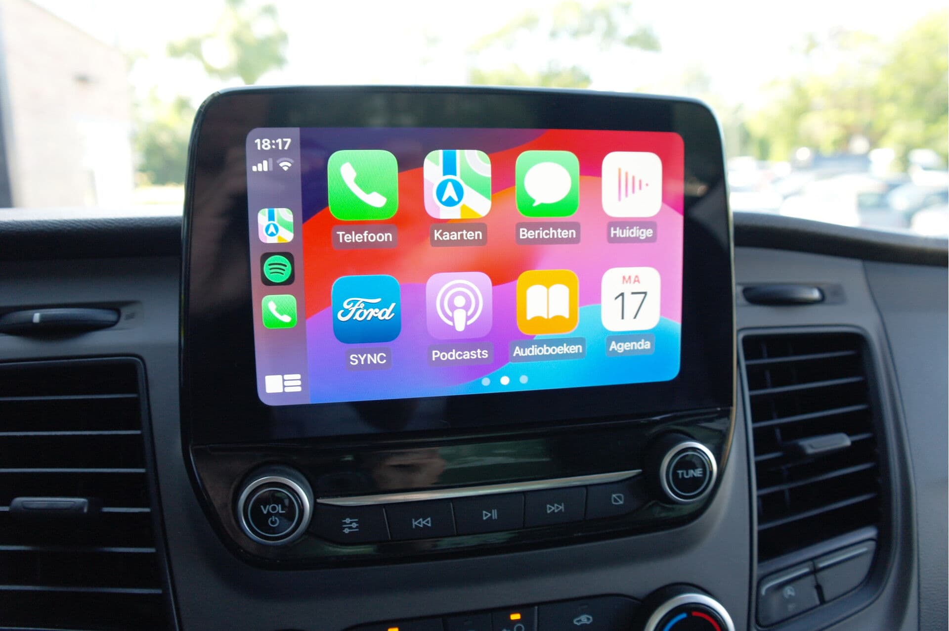 Ford Transit 350 2.0 TDCI L4H1 Trend RWD thumbnail 9