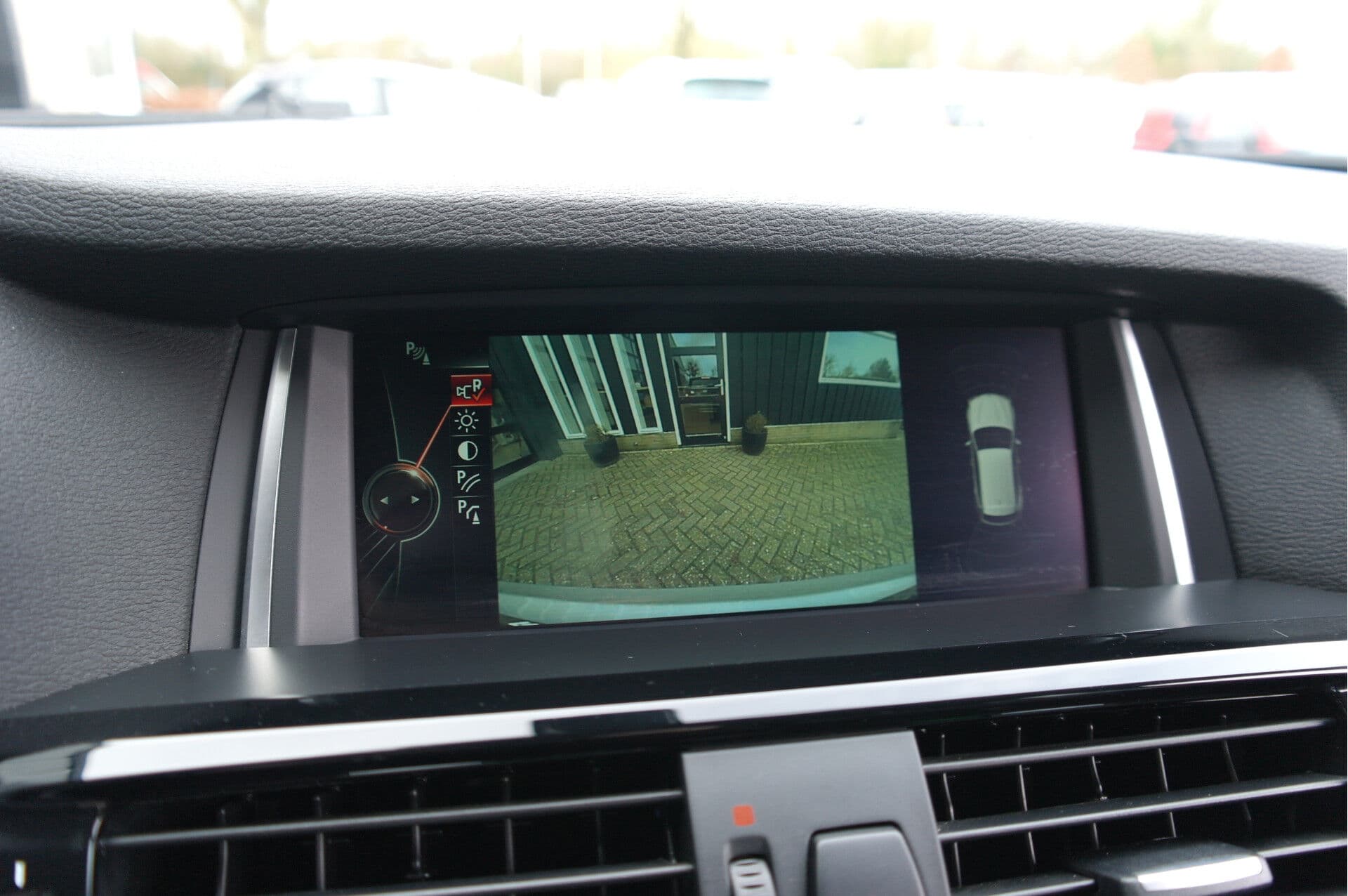 BMW X3 xDrive20i High Executive thumbnail 12