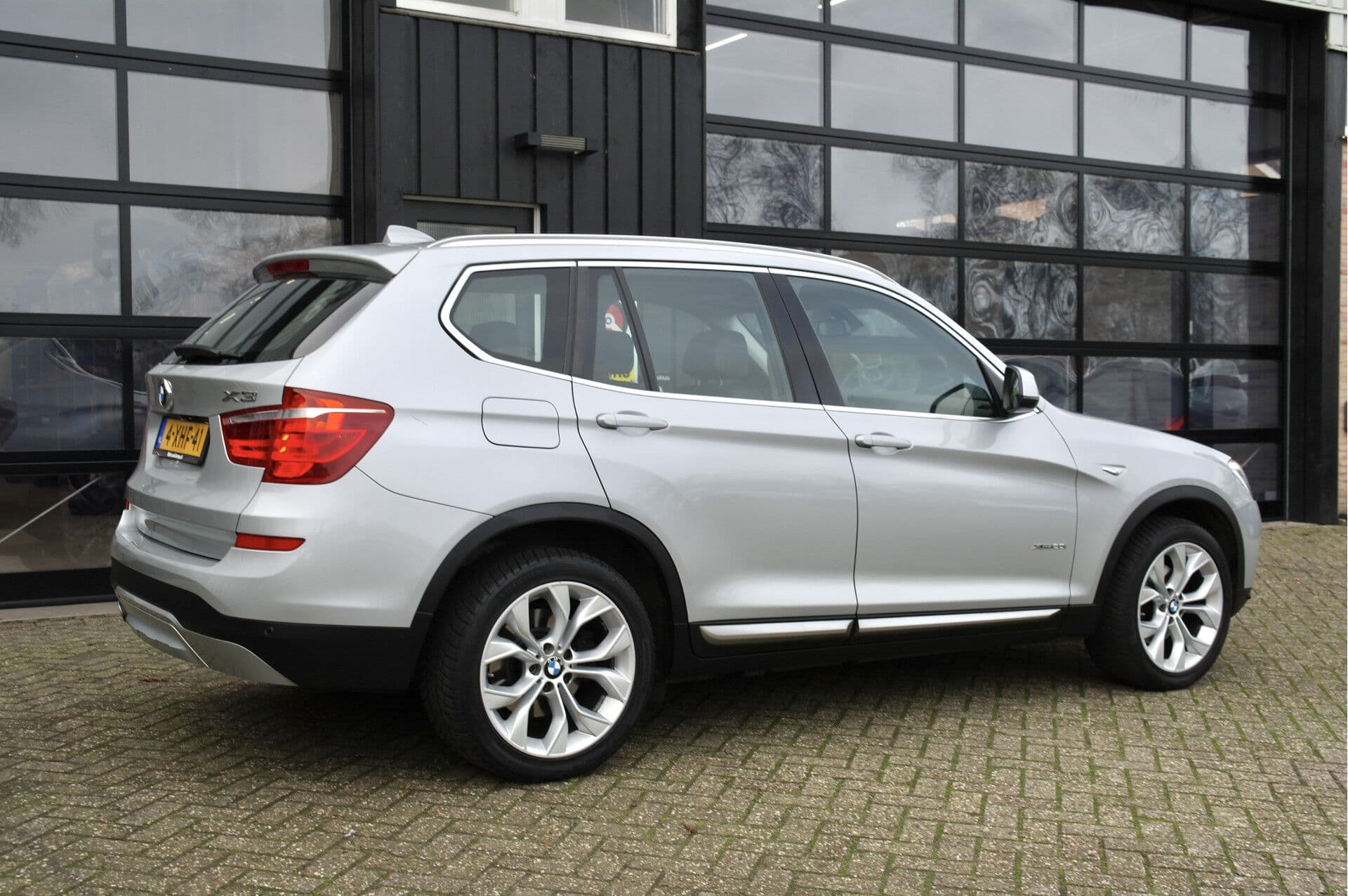 BMW X3 xDrive20i High Executive thumbnail 3