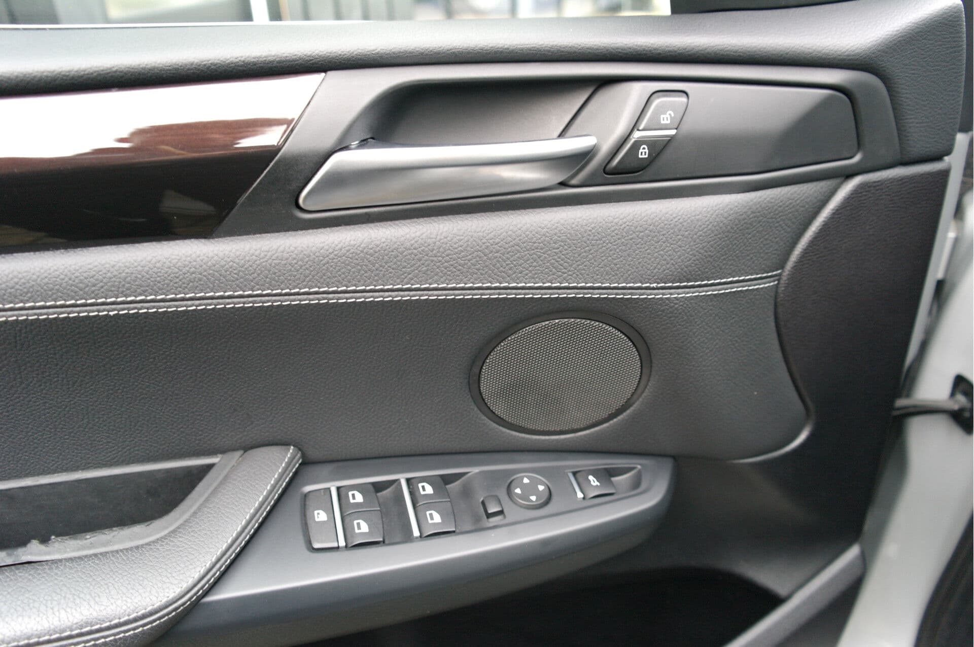 BMW X3 xDrive20i High Executive thumbnail 34