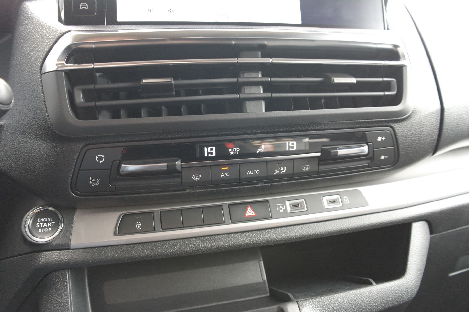 Toyota PROACE Electric Shuttle Long L3 Extra Range Executive 75 kWh thumbnail 10