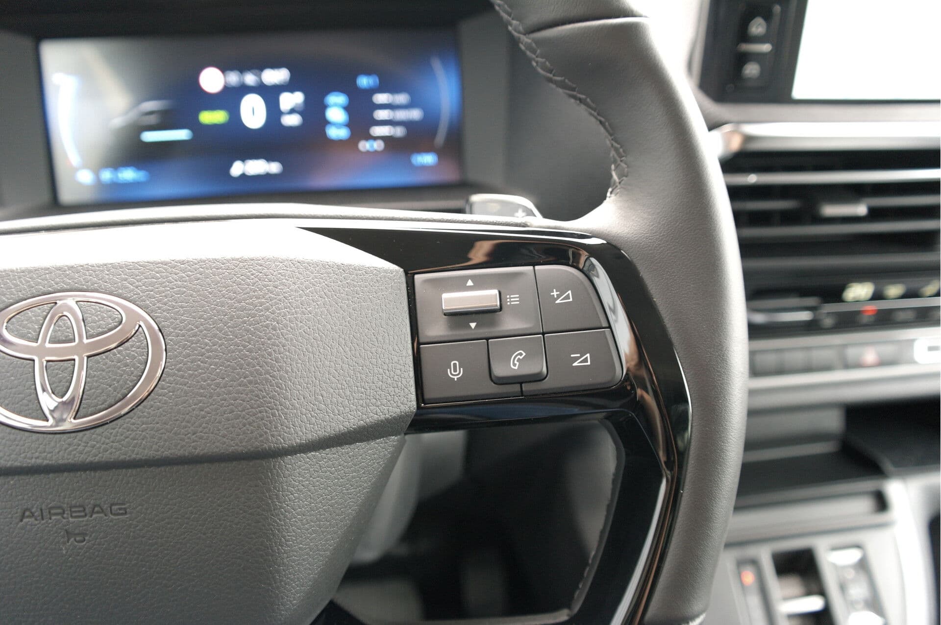 Toyota PROACE Electric Shuttle Long L3 Extra Range Executive 75 kWh thumbnail 18