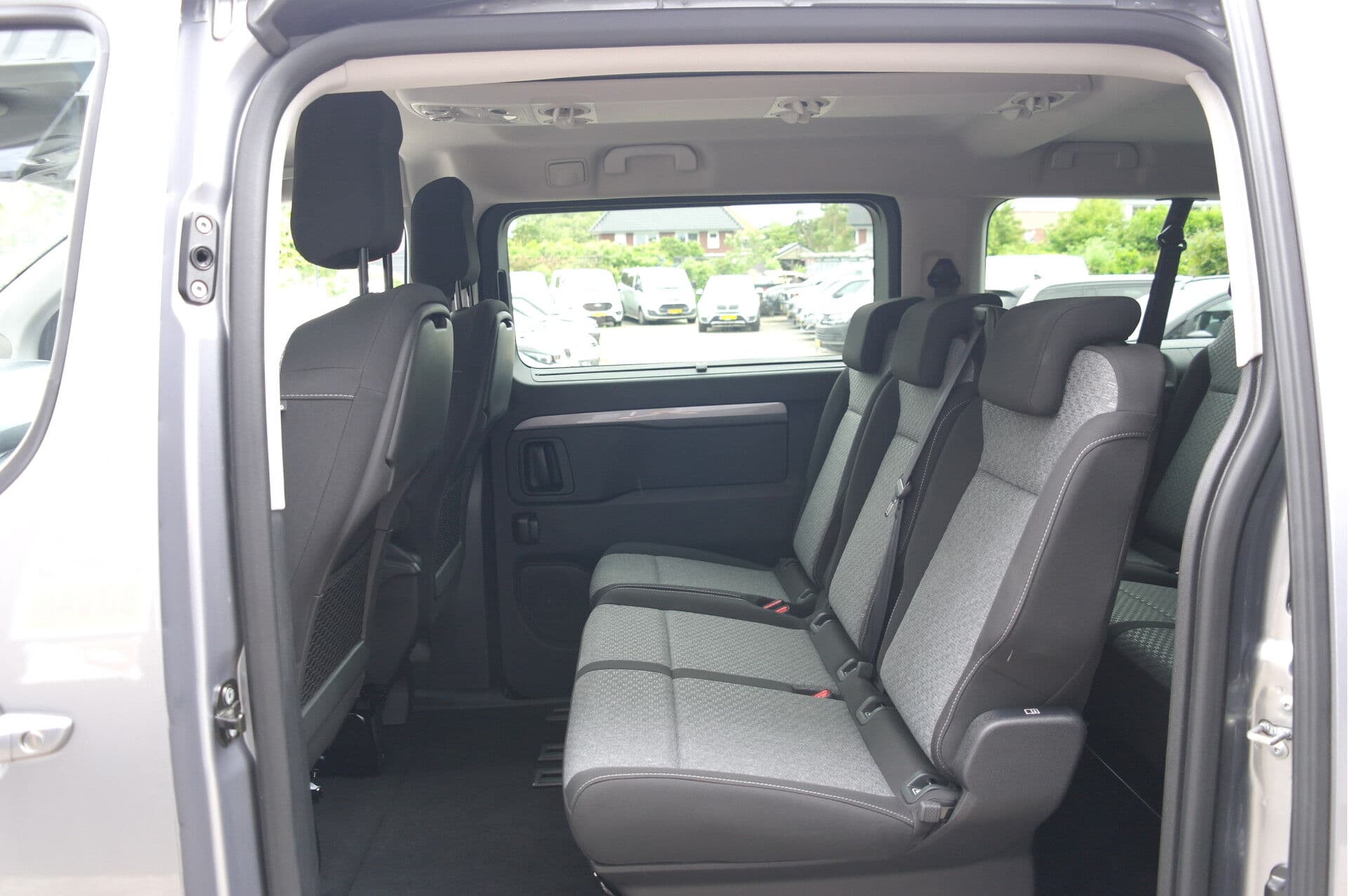 Toyota PROACE Electric Shuttle Long L3 Extra Range Executive 75 kWh thumbnail 30