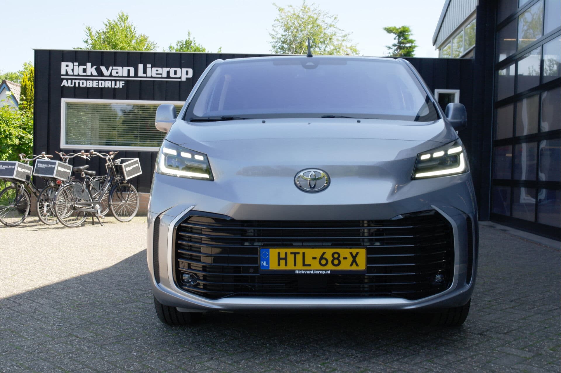 Toyota PROACE Electric Shuttle Long L3 Extra Range Executive 75 kWh thumbnail 32