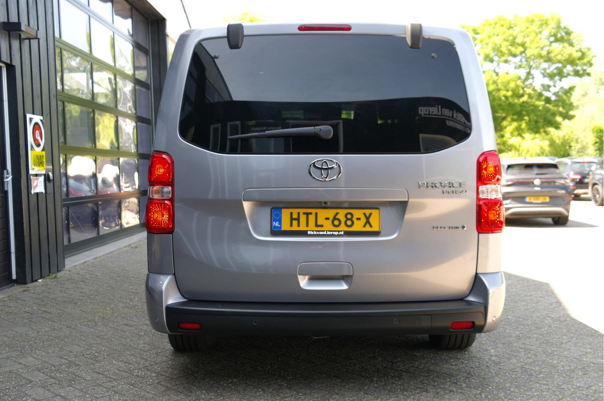 Toyota PROACE Electric Shuttle Long L3 Extra Range Executive 75 kWh thumbnail 33