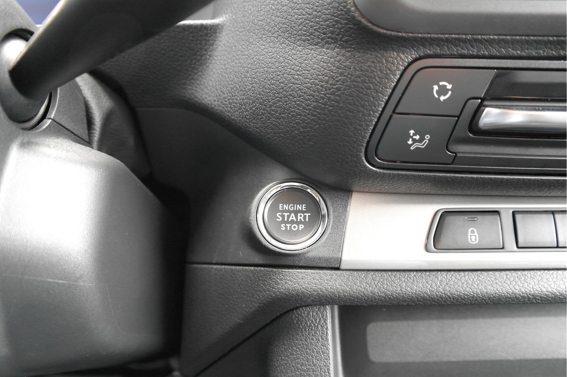 Toyota PROACE Electric Shuttle Long L3 Extra Range Executive 75 kWh thumbnail 38