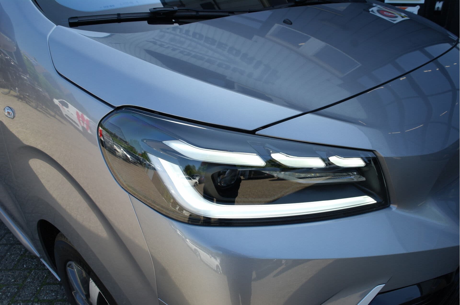 Toyota PROACE Electric Shuttle Long L3 Extra Range Executive 75 kWh thumbnail 40