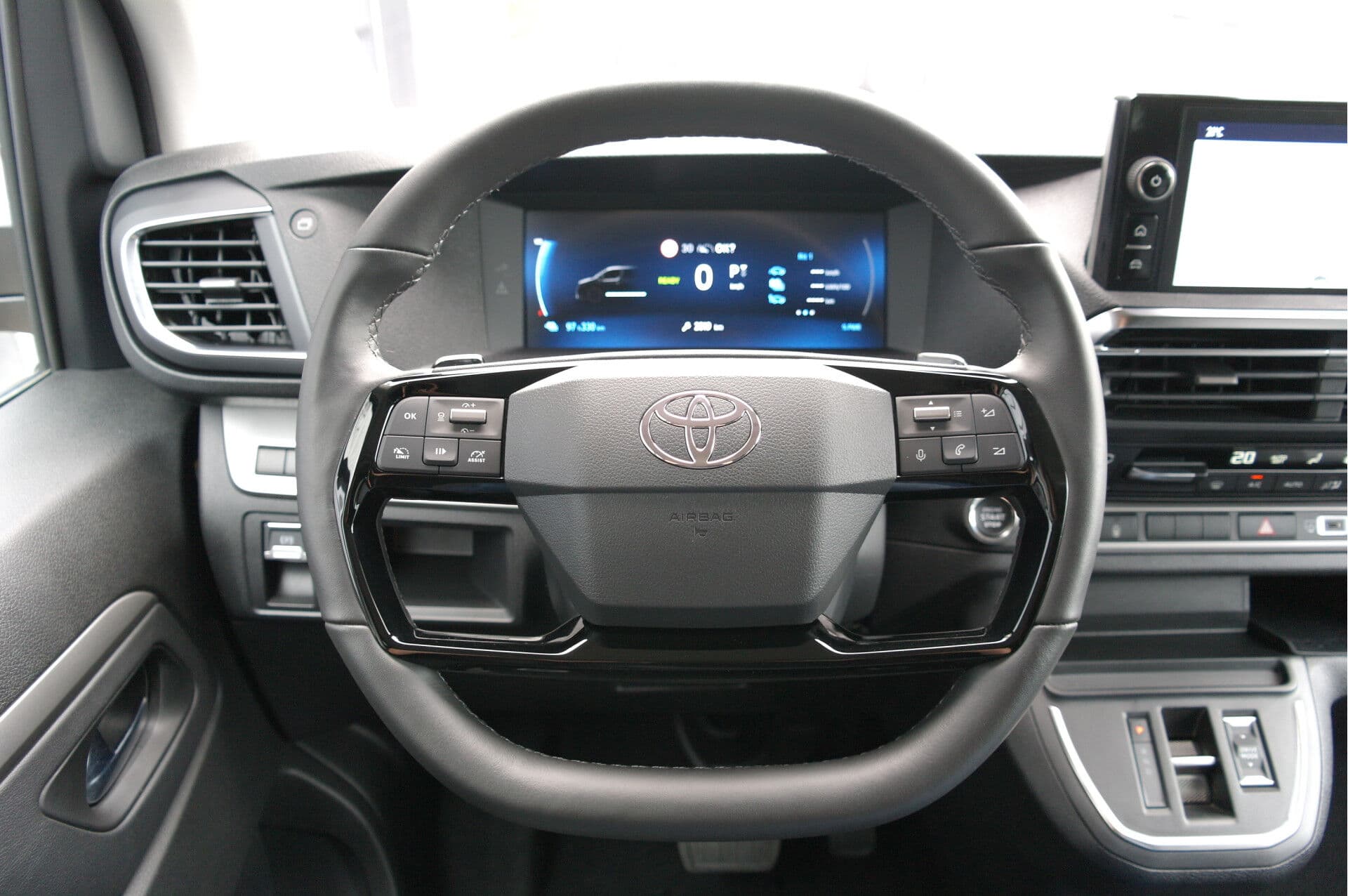 Toyota PROACE Electric Shuttle Long L3 Extra Range Executive 75 kWh thumbnail 7