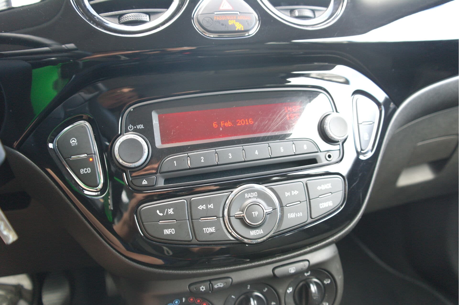 Opel ADAM 1.0 Turbo Jam Favourite thumbnail 9