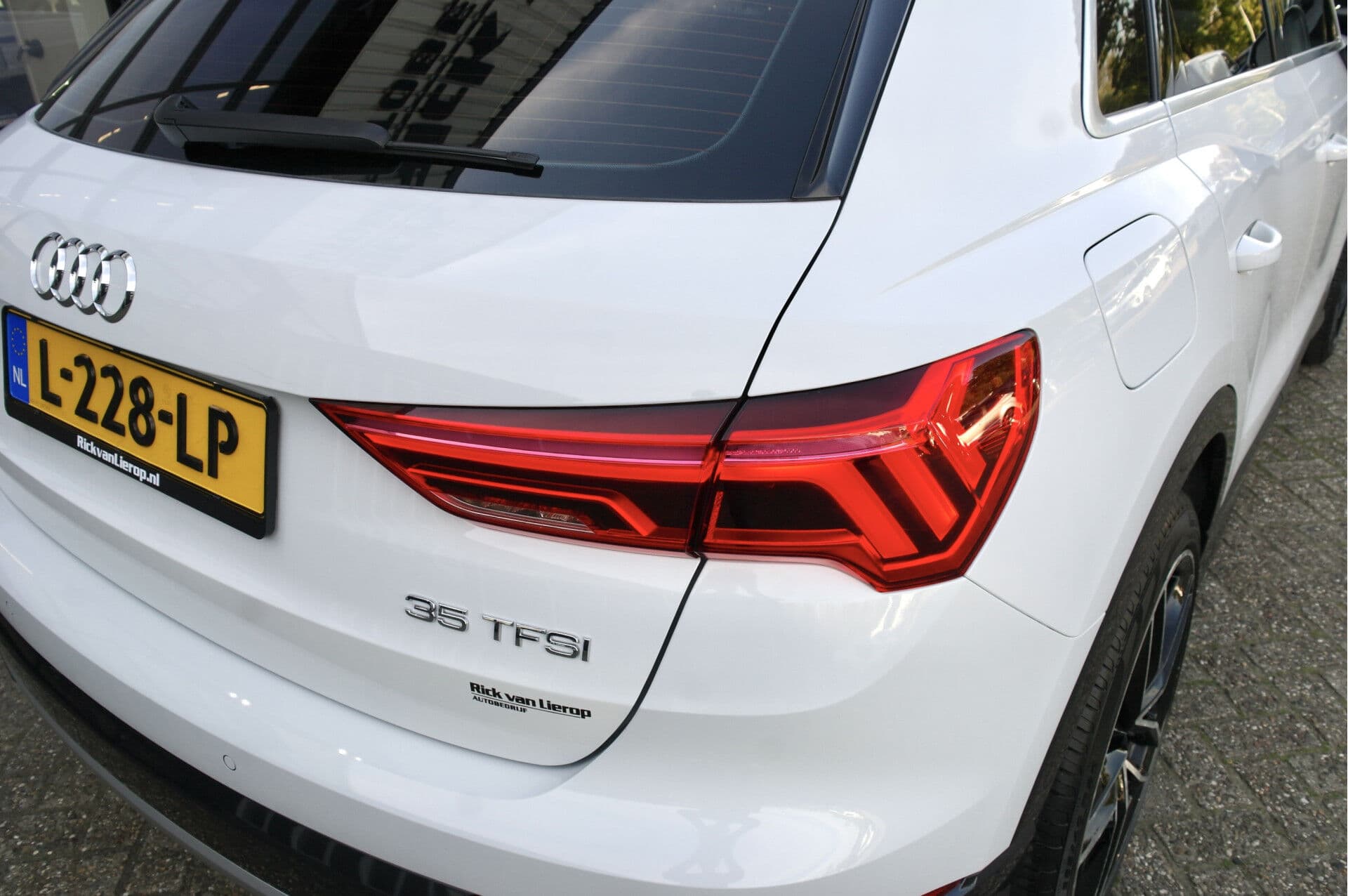 Audi Q3 35 TFSI Business Edition thumbnail 15