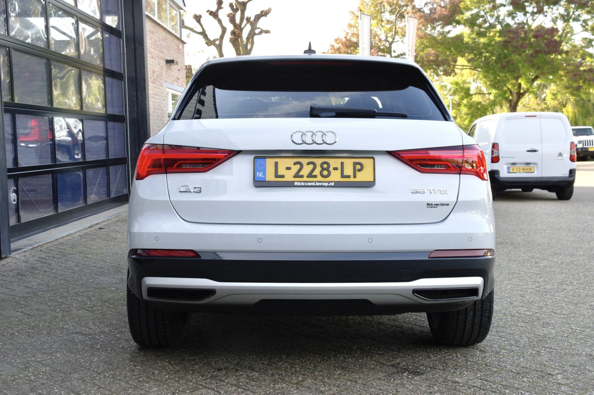Audi Q3 35 TFSI Business Edition thumbnail 22