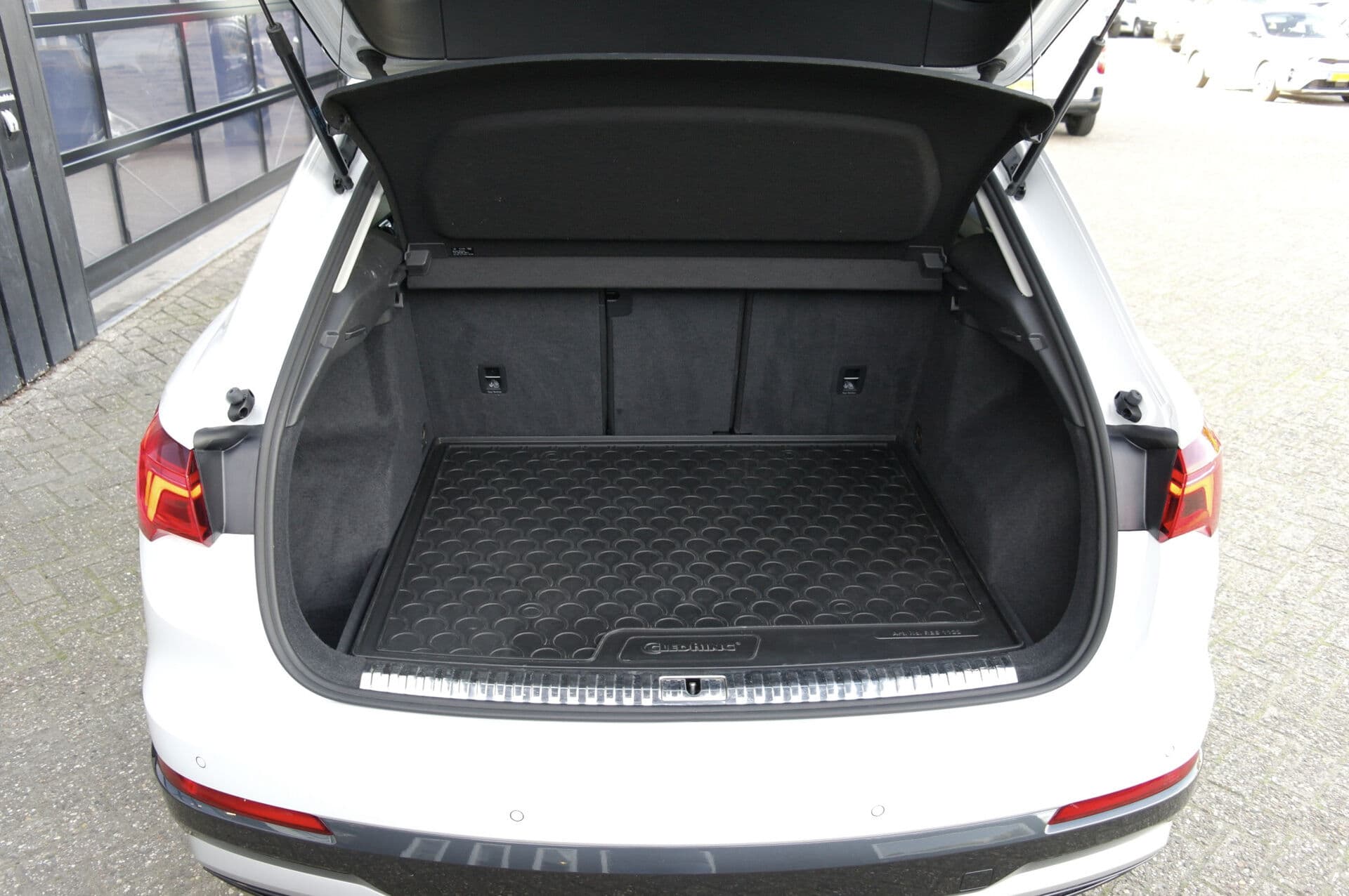 Audi Q3 35 TFSI Business Edition thumbnail 24