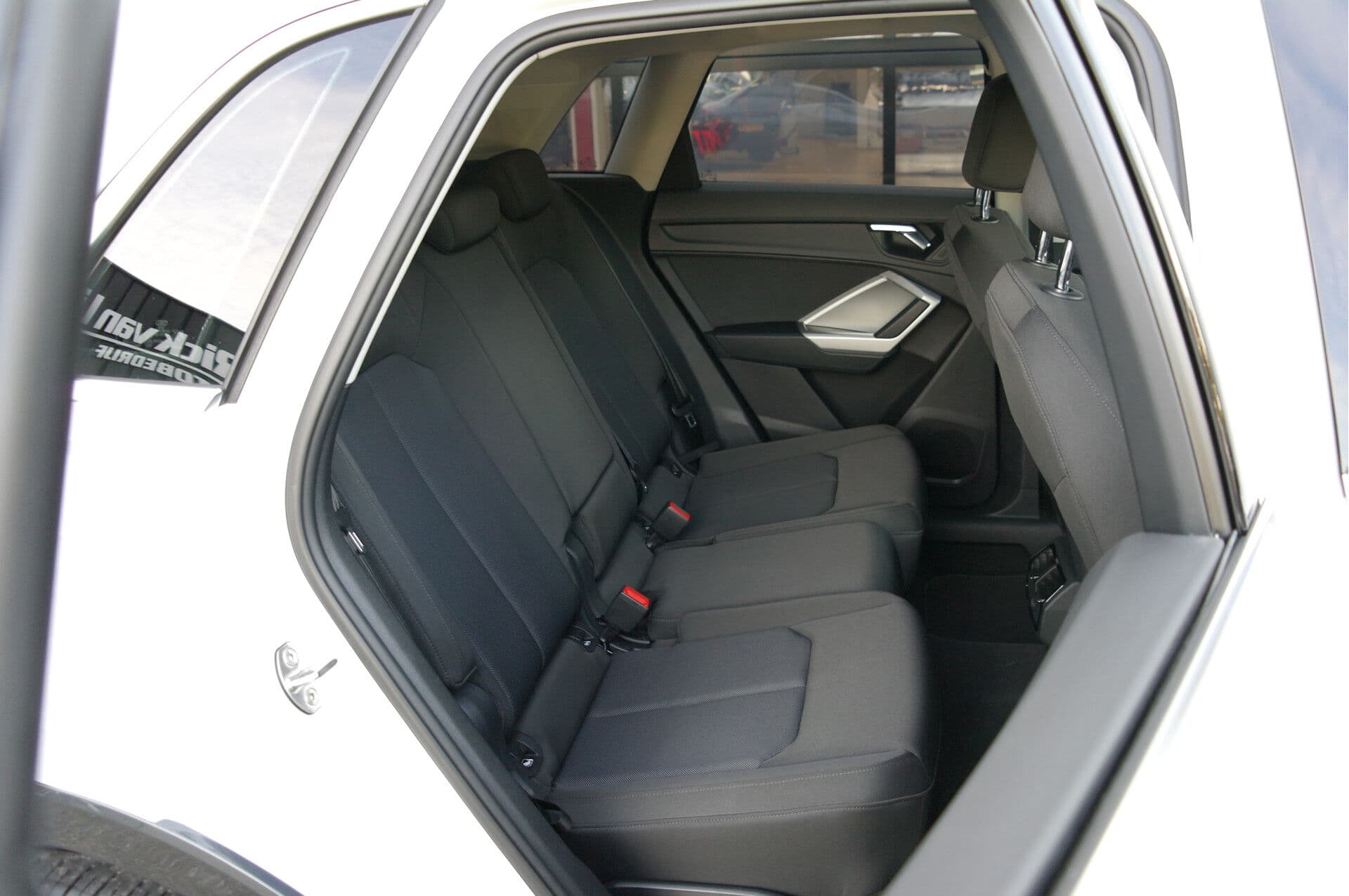 Audi Q3 35 TFSI Business Edition thumbnail 27