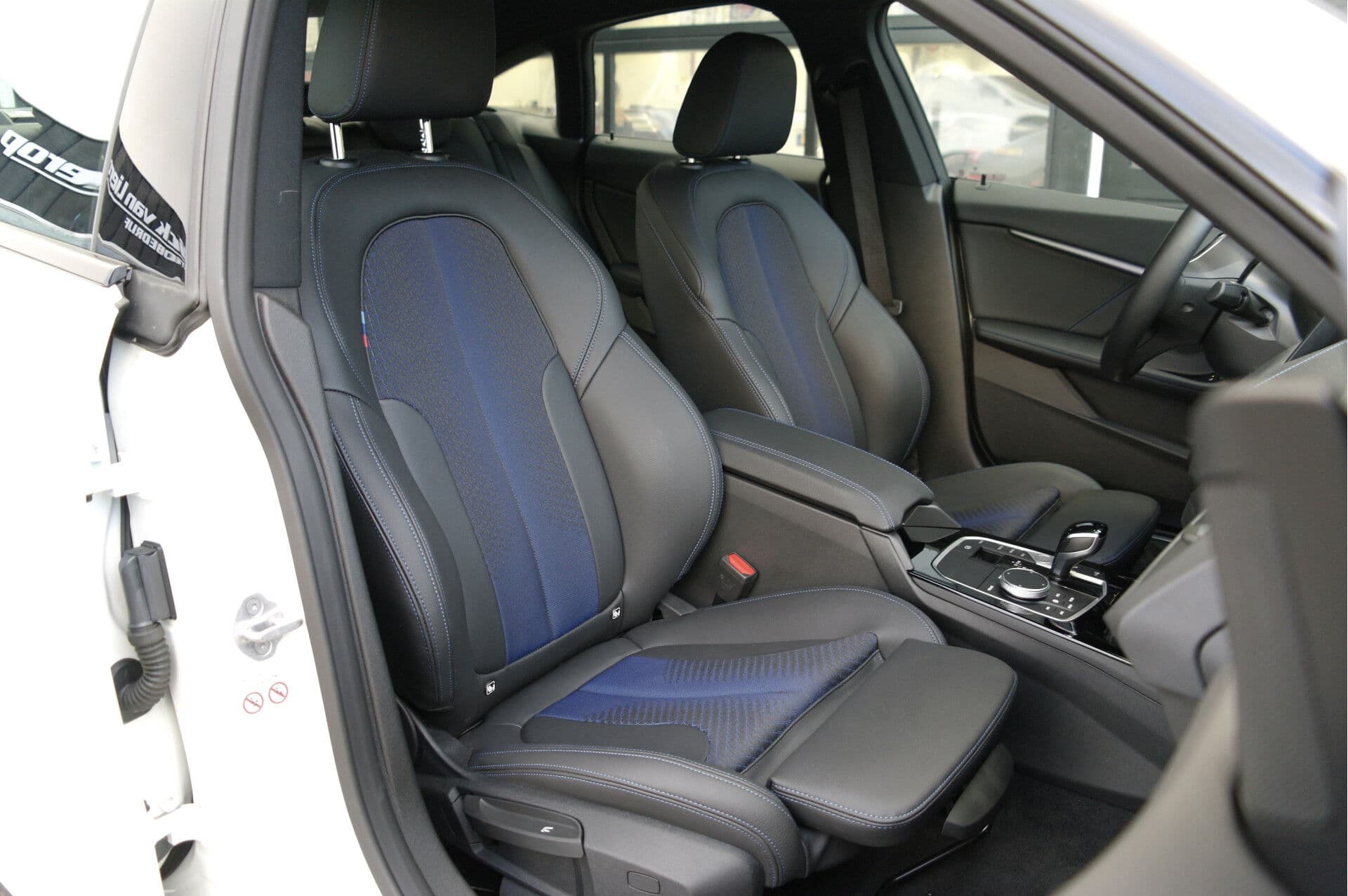 BMW 2 Serie Gran Coupé 218i M Sport Edition thumbnail 2